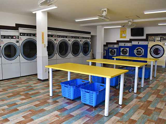 船越店 店内②