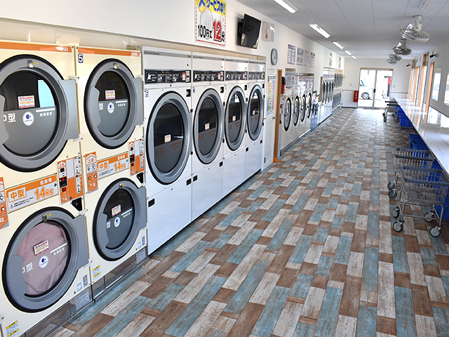 草場店 店内①