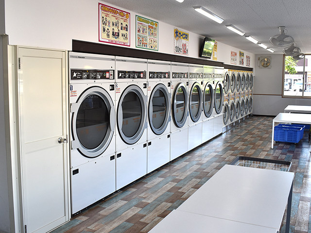 新富原店 店内①